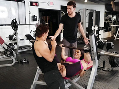 Boyfriend's weak XXX potential makes Rachel Starr cheat in the gym