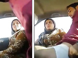 Pakistani couple Sucking n fucking in Car