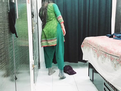 Sexy Pakistani maid looks ready for XXX entertainment so she flashes own booty