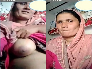 320px x 240px - Older Pakistani woman with juicy natural tits is playing in this |  DixyPorn.com