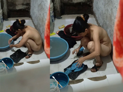 Peeping Neighbor Caught Sexy Desi Girl Bathing Fully Nude Outdoors